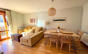 Apartamento en el centro de Benasque con piscina